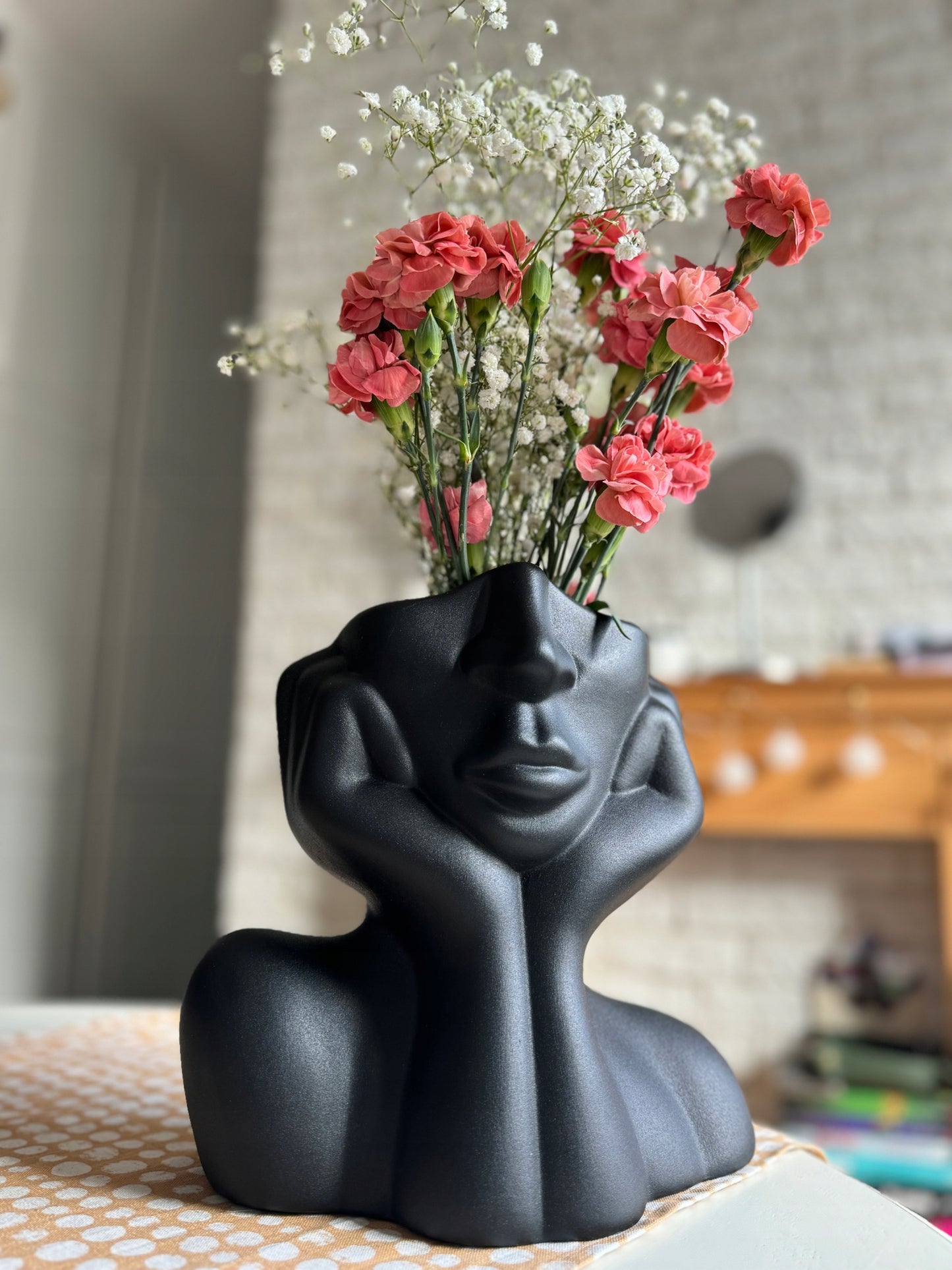 Minimalistinio dizaino vaza "Lady"