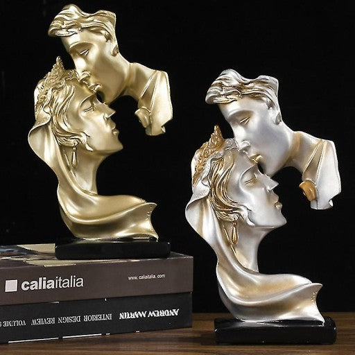 Statulėlė "Forehead kiss"