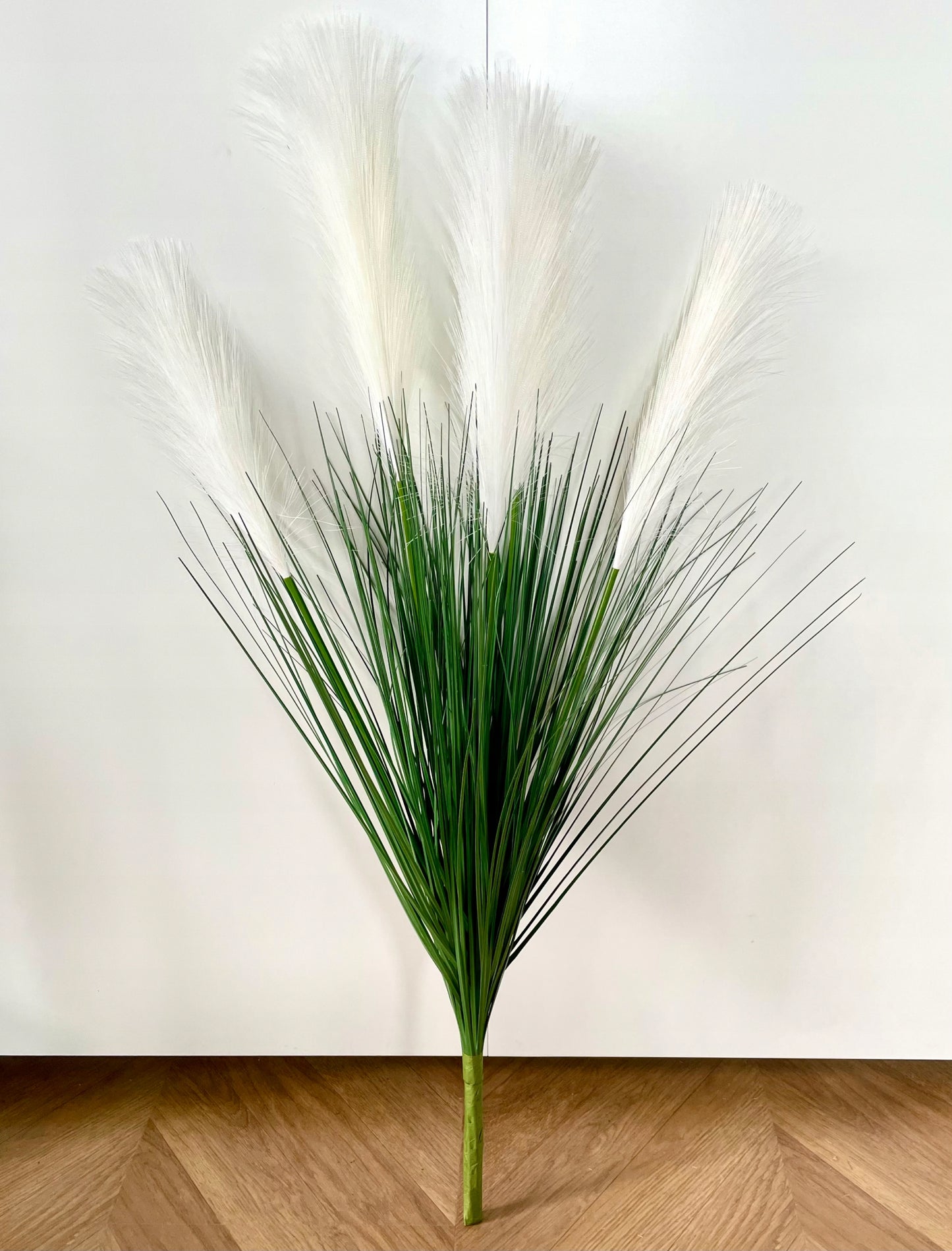 Pampų žolės puokštė su 5 žiedynais